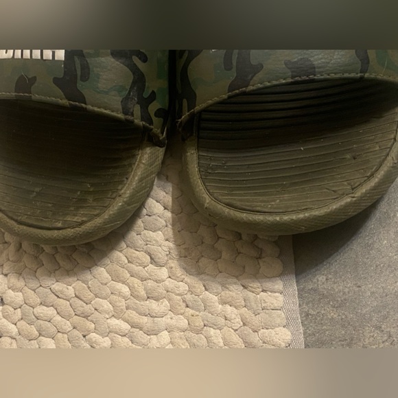 Puma Camo Cool Cat sport slides. - Picture 3 of 5